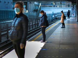 Supporting image for story: One in 10 passengers breaking face covering rule