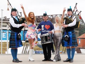 Supporting image for story: Taylor Swift welcomed to Scotland with bagpipe rendition of hit Love Story
