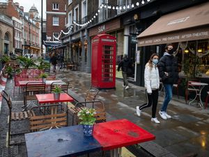 Supporting image for story: London’s pubs and restaurants busy despite tightening of Covid-19 rules