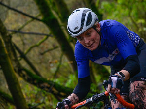 Supporting image for story: Simon Wylie jets in for another win