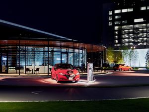 Supporting image for story: Electric vehicle owners can pay for parking using electricity