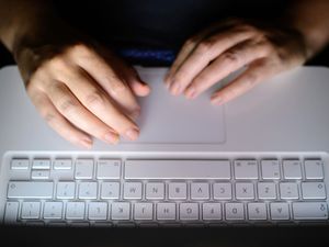 Supporting image for story: Microsoft investigating new service outage