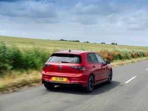 Supporting image for story: Eleven per cent of drivers keep their car for more than a decade – survey