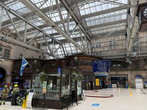 Supporting image for story: Glasgow Central station partially reopening after vape shop fire