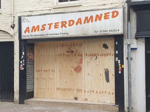 Supporting image for story: Cause of explosion in Dudley vape shop which caused evacuation is revealed