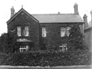 Supporting image for story: John's double house riddle