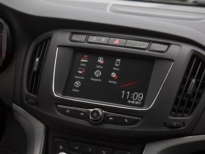 Supporting image for story: In-car tech will influence half of US car purchases