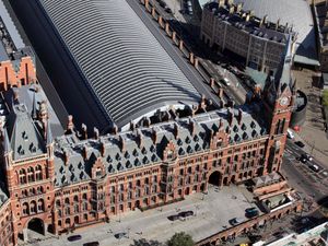 Supporting image for story: Man, 42, arrested at Luton Airport over alleged assault at St Pancras station