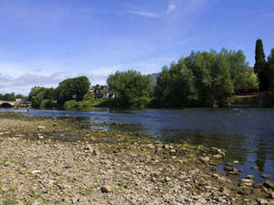 Supporting image for story: River Severn levels hit after dry spell