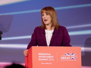 Supporting image for story: Farage and Badenoch step up Budget pressure on Reeves