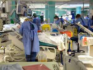 Supporting image for story: Inside ICU: The NHS heroes fighting coronavirus as second wave hits West Midlands