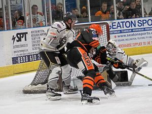 Supporting image for story: Telford Tigers end losing streak with dramatic comeback