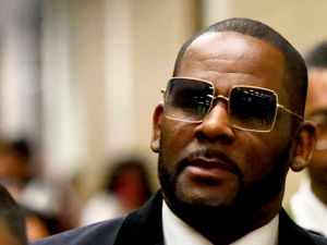 Supporting image for story: Closing arguments heard in R Kelly trial