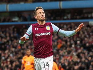 Supporting image for story: Conor Hourihane: Aston Villa have the experience to handle play-off heat