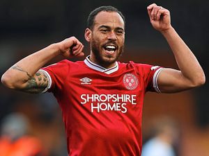 Supporting image for story: Former Shrewsbury man Elliott Bennett up for the FA cup with Shifnal