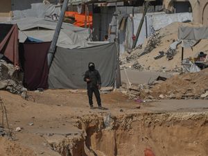 Supporting image for story: Israel resumes ceasefire in Gaza and says aid deliveries will restart