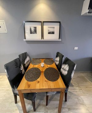 Kelsey O'Mahoney and Russell Edwards place in Egypt. 