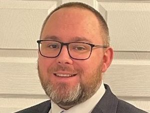 Supporting image for story: Police officers 'being treated with contempt' after man behind assault given discharge