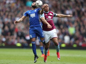 Supporting image for story: Aston Villa striker Gabriel Agbonlahor facing battle to feature against Birmingham City 