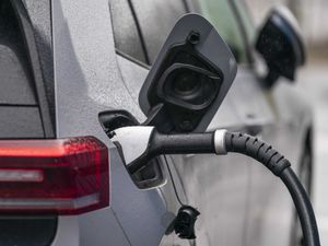 Supporting image for story: EVs become the fastest-growing powertrain in used car market