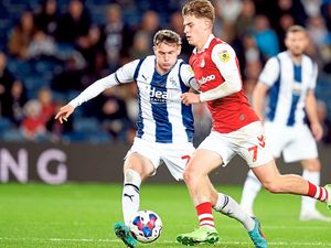 Supporting image for story: Dave Edwards: Bristol City's Alex Scott could be a big capture for Wolves