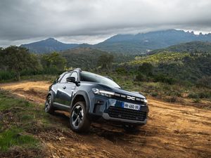 Supporting image for story: Dacia Bigster and Duster receive new hybrid all-wheel drive powertrain