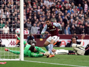 Supporting image for story: Aston Villa hopeful of new Douglas Luiz deal