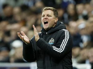 Supporting image for story: Eddie Howe refuses to be drawn into row with Arne Slot over Alexander Isak saga