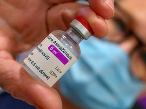 Supporting image for story: Johnson promises 24/7 vaccinations as soon as possible