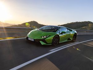 Supporting image for story: First Drive: Lamborghini’s Huracan Tecnica is a road car with track-focused intent