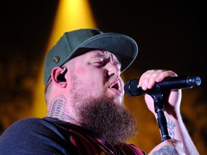 Supporting image for story: Rag 'N' Bone Man, Wolverhampton Civic Hall - review and pictures