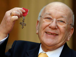 Supporting image for story: Shropshire's John Challis pays tribute to Corrie actor Roy Barraclough