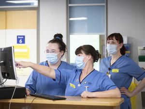Supporting image for story: Nurses will suffer wage ‘hit’ without decent pay rise – TUC