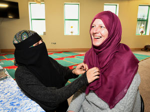 Ness Egan tries on a hijab 