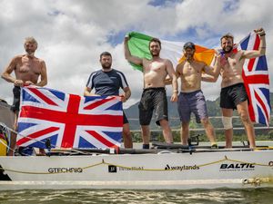 Supporting image for story: British rowers smash Pacific record to raise £50,000 for brain tumour foundation