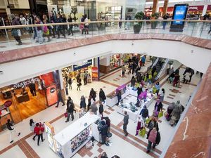 Supporting image for story: 300 Christmas jobs at Merry Hill