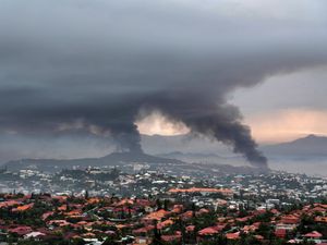 Supporting image for story: Australia and New Zealand to evacuate nationals from New Caledonia’s unrest