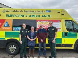 Supporting image for story: 'Eternally grateful' couple reunite with paramedics who saved husband's life