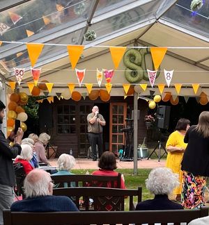 Performer 'Richie Vee' entertaining the crowd
