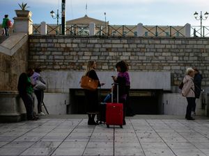 Supporting image for story: Greek workers hold general strike over high cost of living