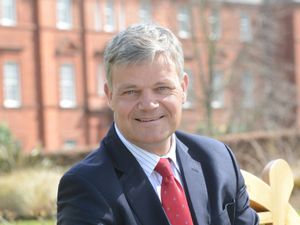 Supporting image for story: Shrewsbury School headmaster to move on