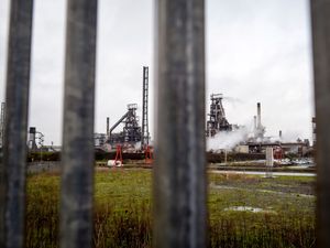 Supporting image for story: Steelworkers to ban overtime in protest against job losses