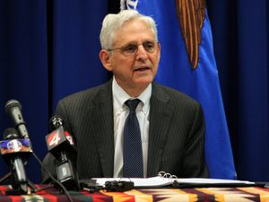 Supporting image for story: US accuses Russia of using state media to spread disinformation before election