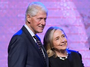 Supporting image for story: Clintons try to reach agreement for congressional Epstein testimony