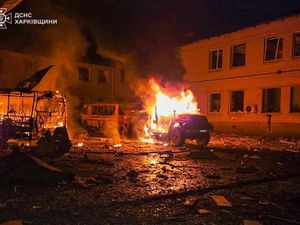 Supporting image for story: Russia and Ukraine launch aerial attacks amid proposed ceasefire talks