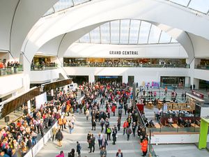 Supporting image for story: Star comment: It's depressing women do not feel safe to travel alone