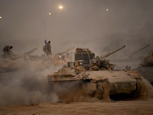 Supporting image for story: No plans for British troops to be on the ground in Gaza, says Foreign Secretary