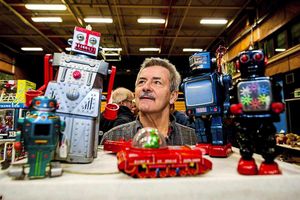 Supporting image for story: Toy collectors from around UK head to Bridgnorth fair