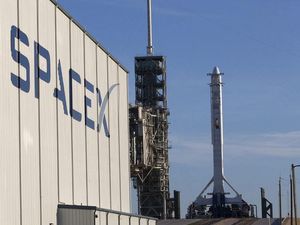 Supporting image for story: SpaceX spacesuit revealed by Elon Musk