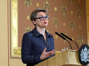 Supporting image for story: Yvette Cooper counters Trump criticism of Khan and praises Europe’s ‘strength’